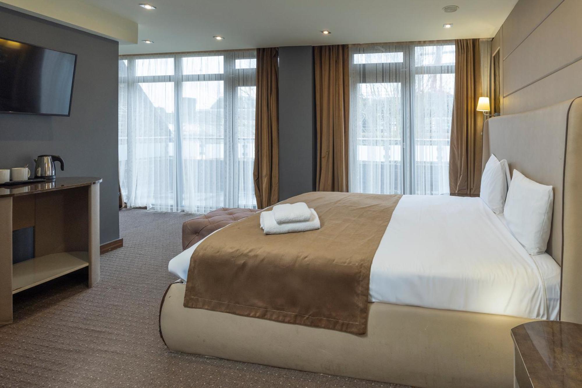 Putney Hotel; Bw Signature Collection 4* Londra